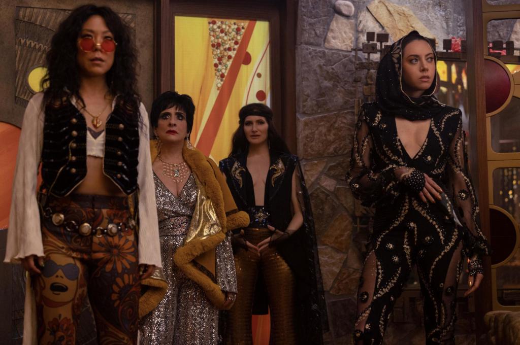 Ali Ahn, Patti LuPone, Kathryn Hahn, Aubrey Plaza in Agatha All Along (2024)